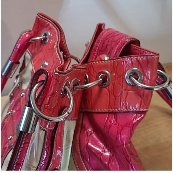 Guess Vintage Pink Rose Periwinkle 60's Chunky Shoulder‎ Bag 12.5" wide - Picture 8 of 14